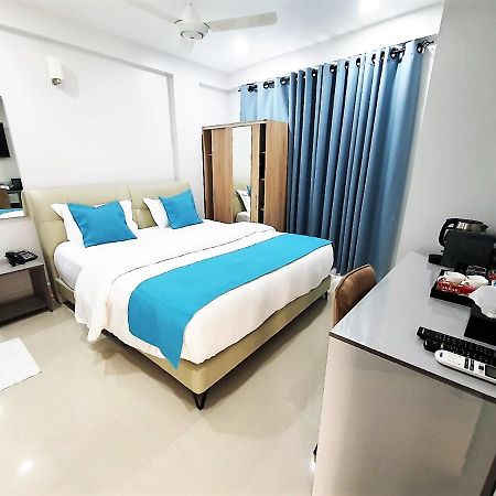 Tour Inn Мале Экстерьер фото