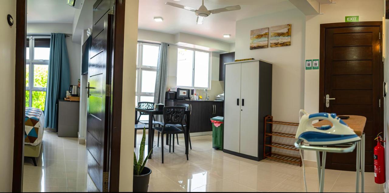 Tour Inn Мале Экстерьер фото